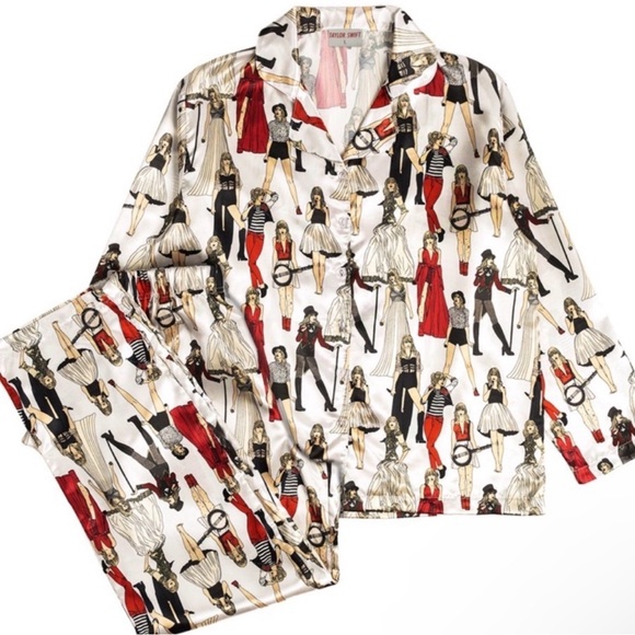 Taylor Swift Other - Taylor Swift Red (Taylor’s Version) Long Sleeve Pajama Set